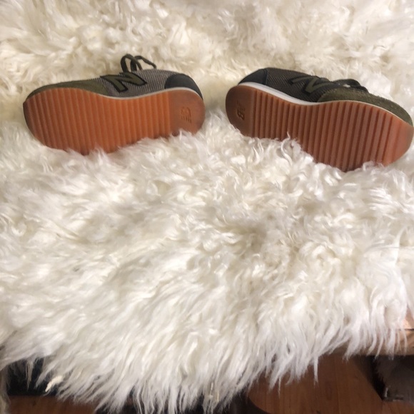 Kids sz shoes - Picture 5 of 6